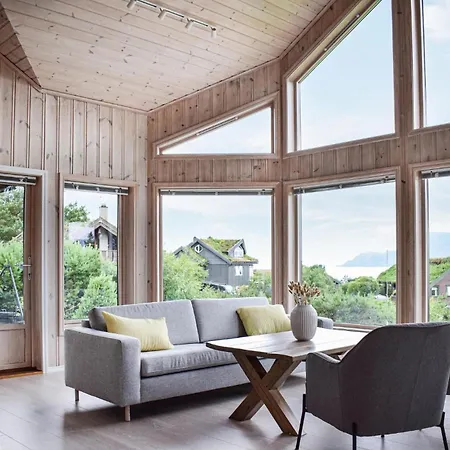 Holiday home Beautiful In Bjoa With House Sea View Utbjoa